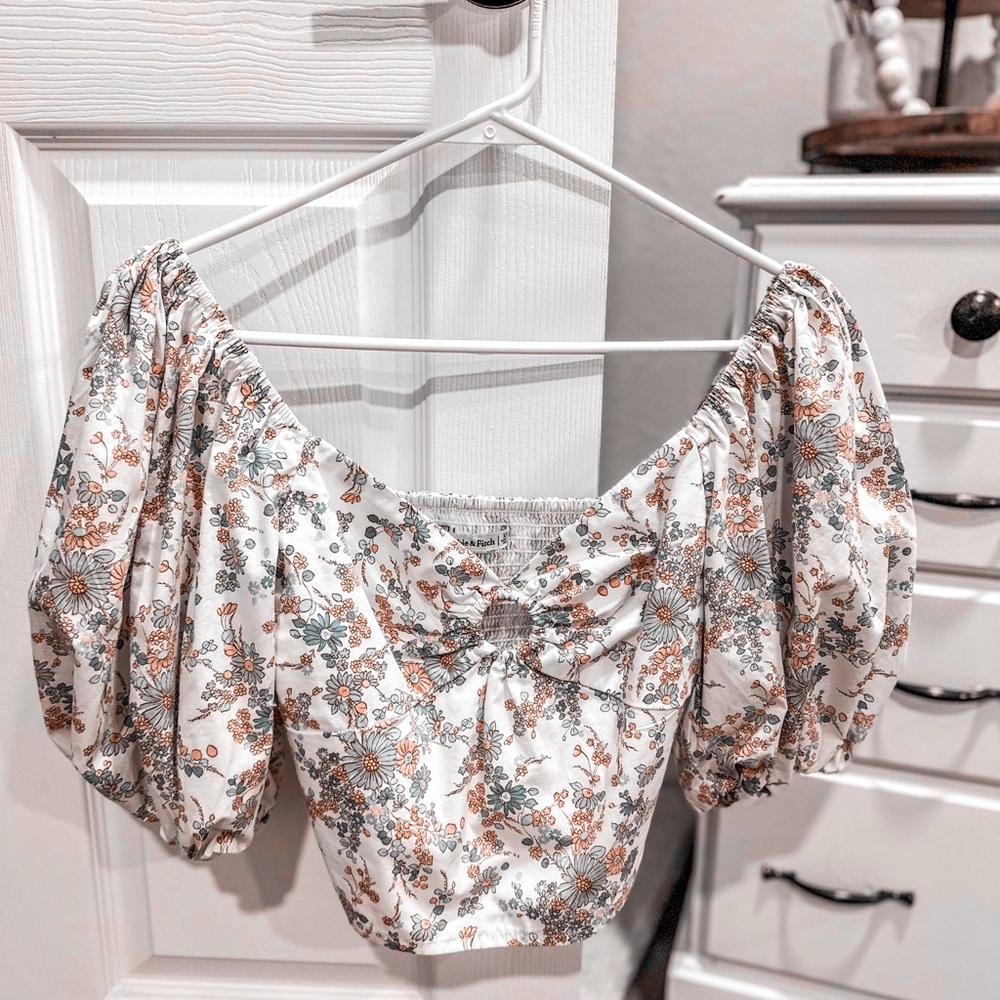 Abercrombie Floral Puff Sleeve Top